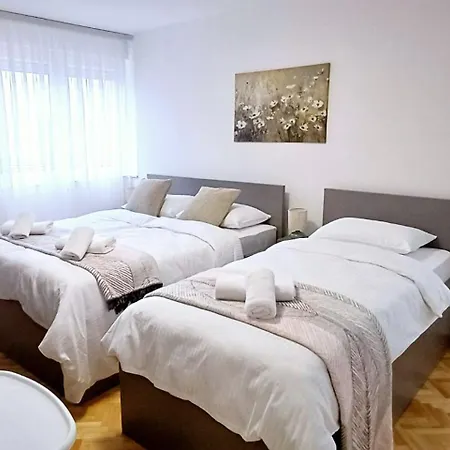 Luxury Karlo *